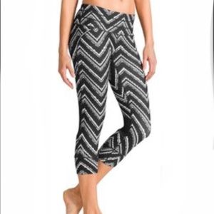 Athleta Be Free Crop Capri Leggings